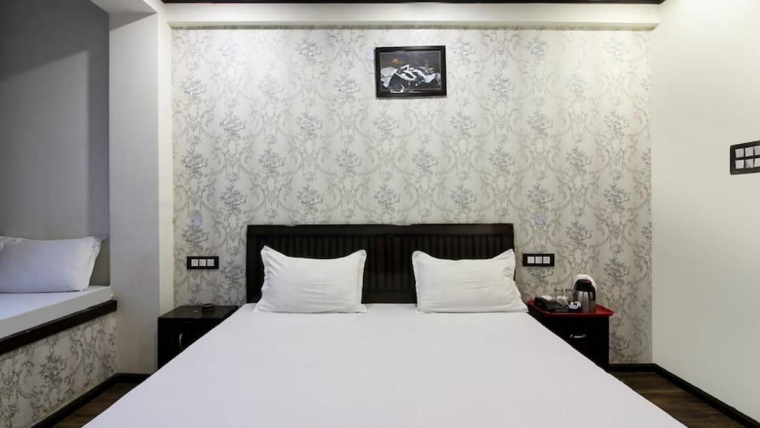 pangot himalayan view