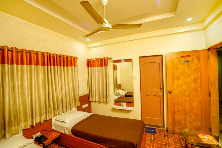 hotel bhakti rajkot