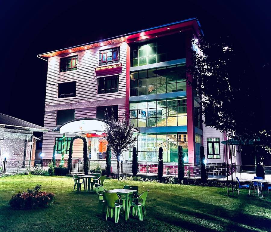 Triden Kashmir Resort,Naseem Bagh,3 star