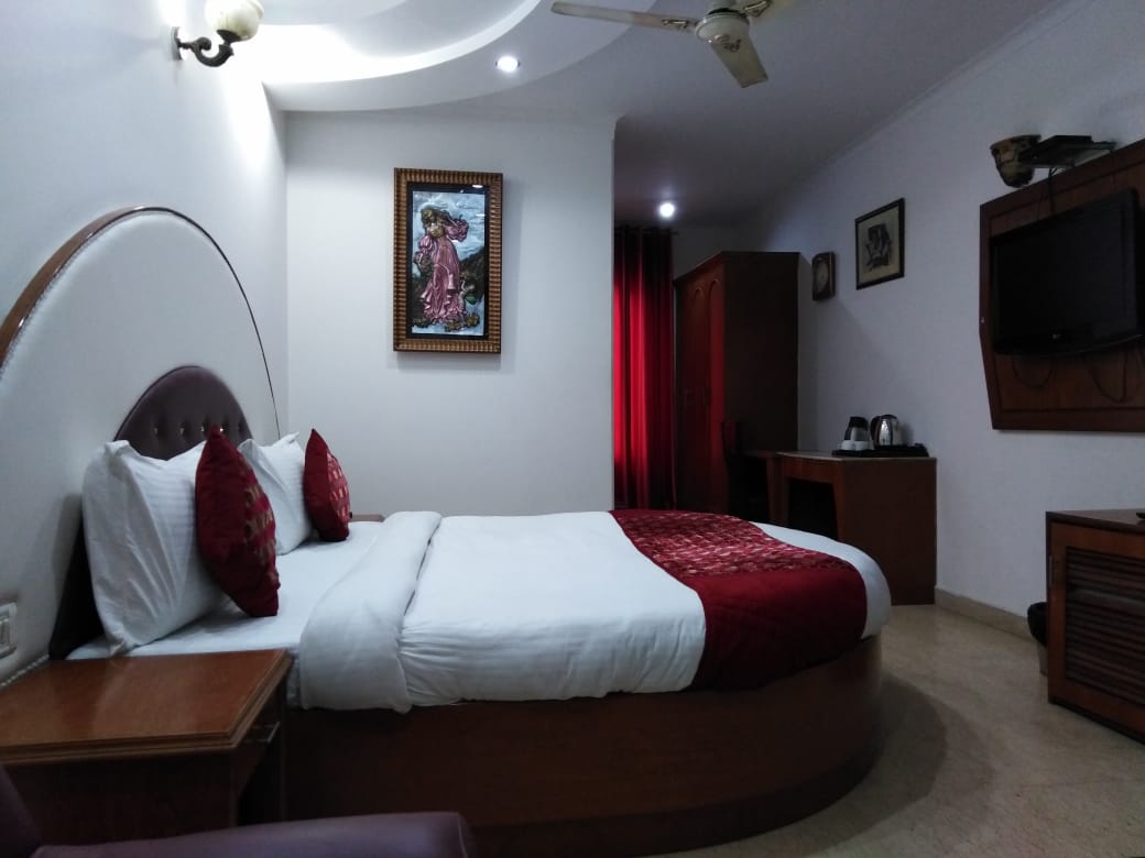 capital o 44526 hotel tjs royale