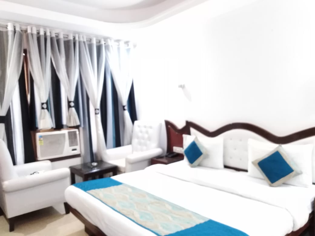 capital o 44526 hotel tjs royale