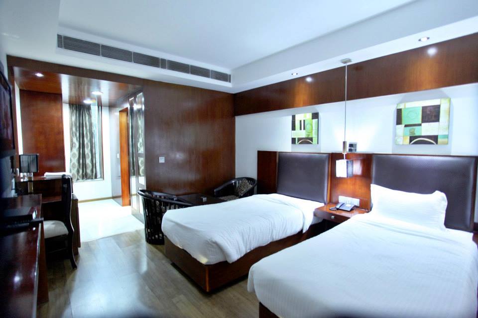 capital o 44526 hotel tjs royale