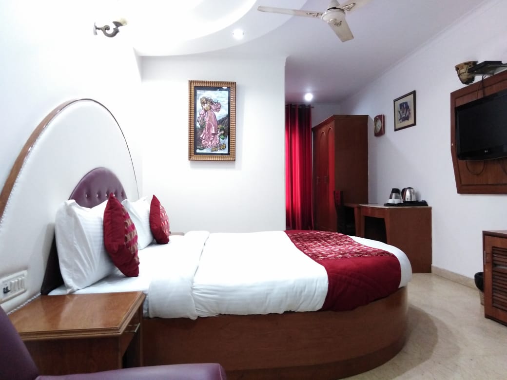capital o 44526 hotel tjs royale