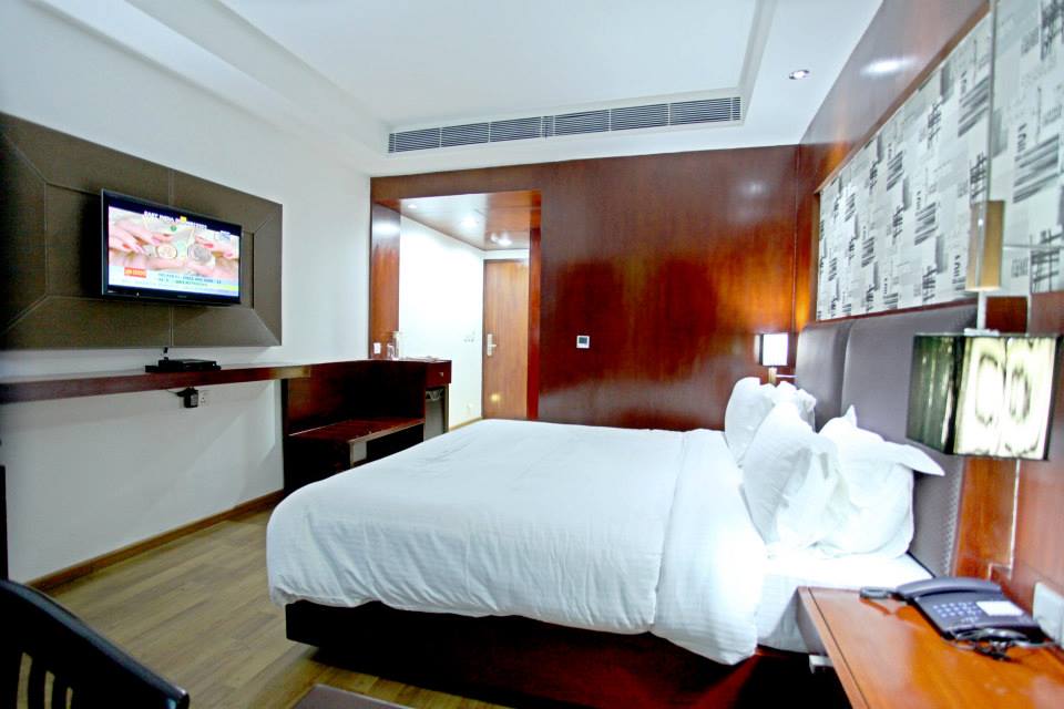 capital o 44526 hotel tjs royale