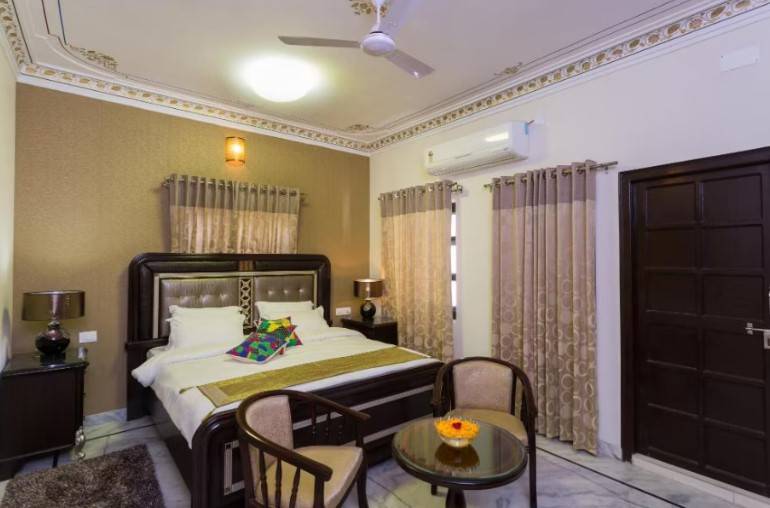 Braj Villa,Near Bhaitiyani Chohatta,3 star