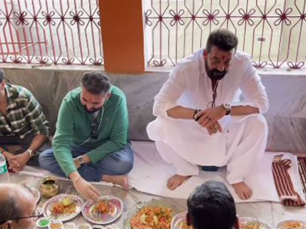 Hotel Darbar International,Station Rd, Opp. Shiv Mandir, Gol Bagicha, Gaya, Bihar 823001,3 star