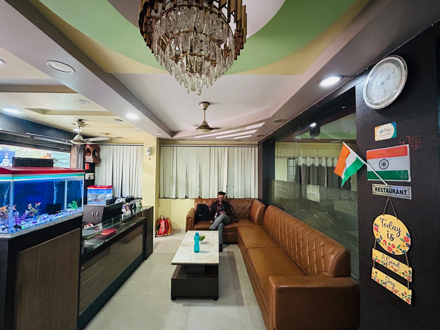Hotel Darbar International,Station Rd, Opp. Shiv Mandir, Gol Bagicha, Gaya, Bihar 823001,3 star