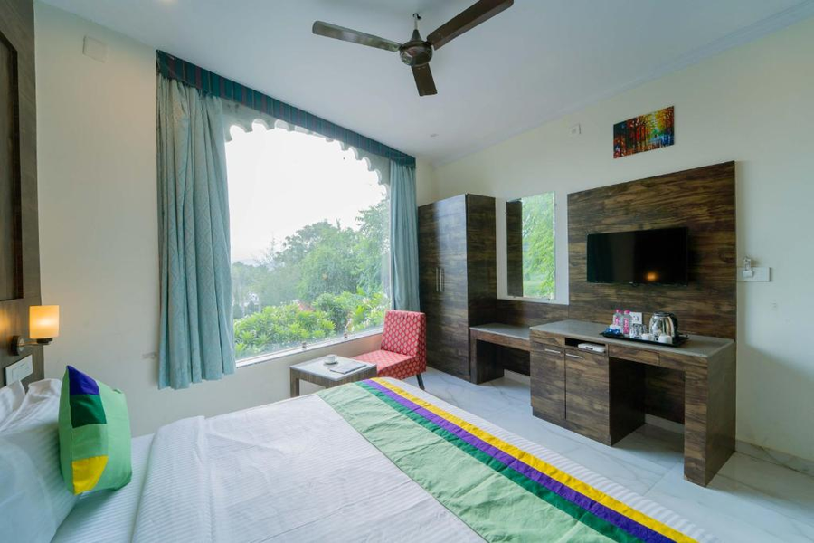 hotel vedic vista udaipur 4 km from lake pichola