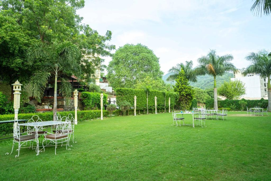 hotel vedic vista udaipur 4 km from lake pichola