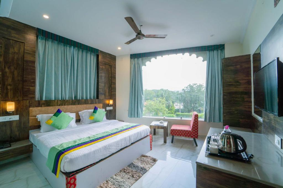 hotel vedic vista udaipur 4 km from lake pichola