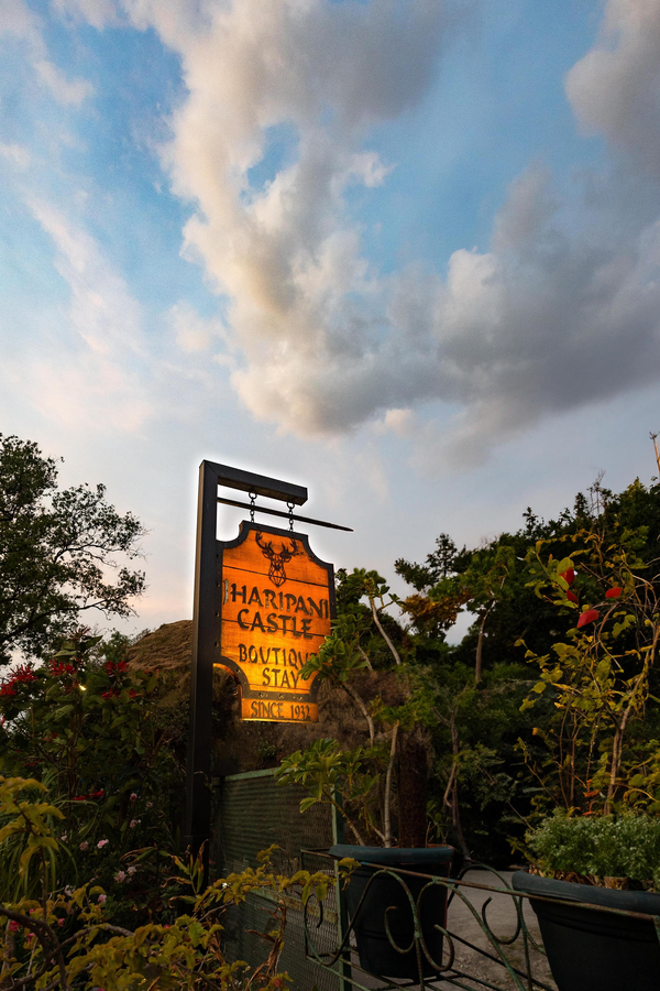 Jharipani Castle,Mohan Chatti>>Dehradun,3 star