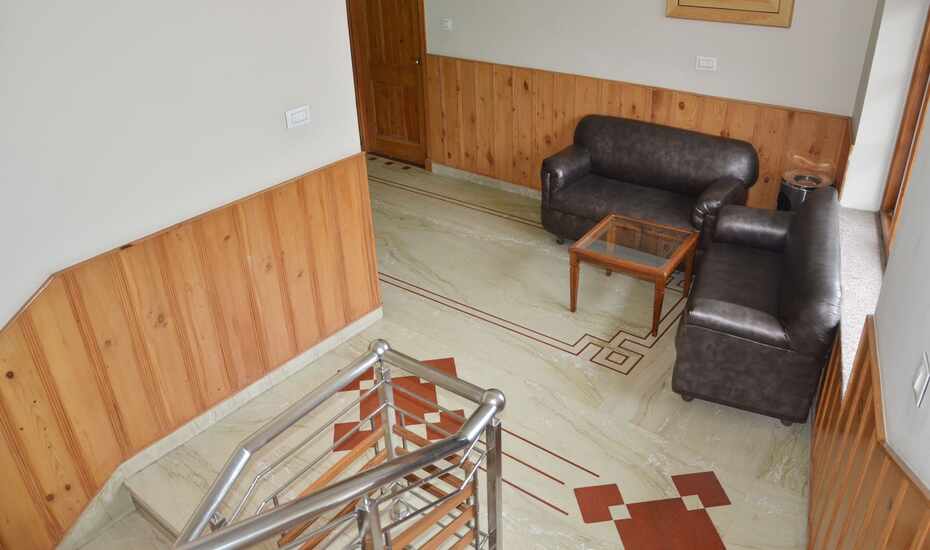 Hotel Malabar,Bhuntar>>Bajaura,3 star