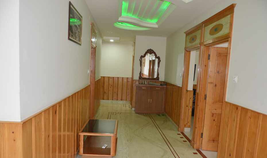 Hotel Malabar,Bhuntar>>Bajaura,3 star