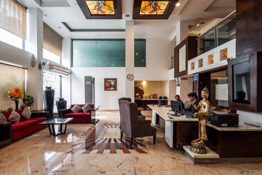 hotel le roi new delhi railway station