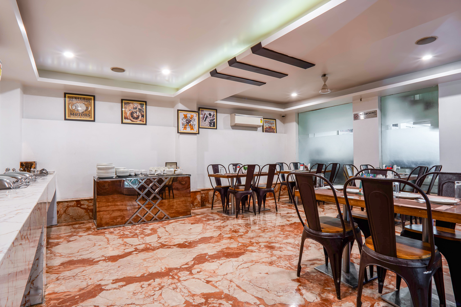 hotel le roi new delhi railway station