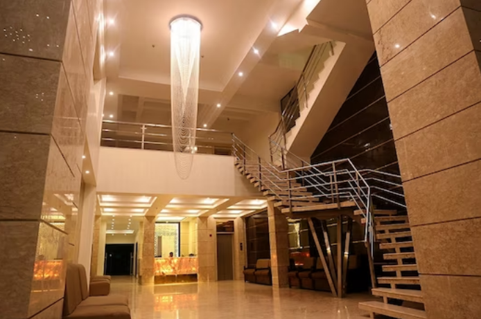 Hotel Mehfil Inn,Camp Road, Amravati, Maharashtra,4 star