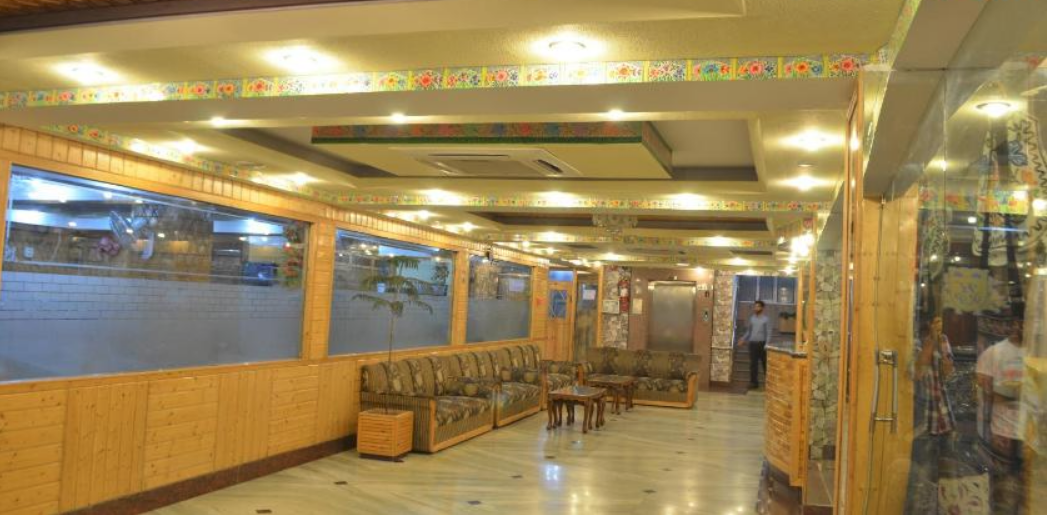 Hotel Regal Palace,Regal Chowk,3 star