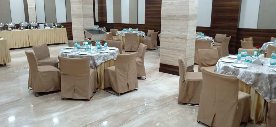 Amrapali Residency,Kidwaipuri,3 star