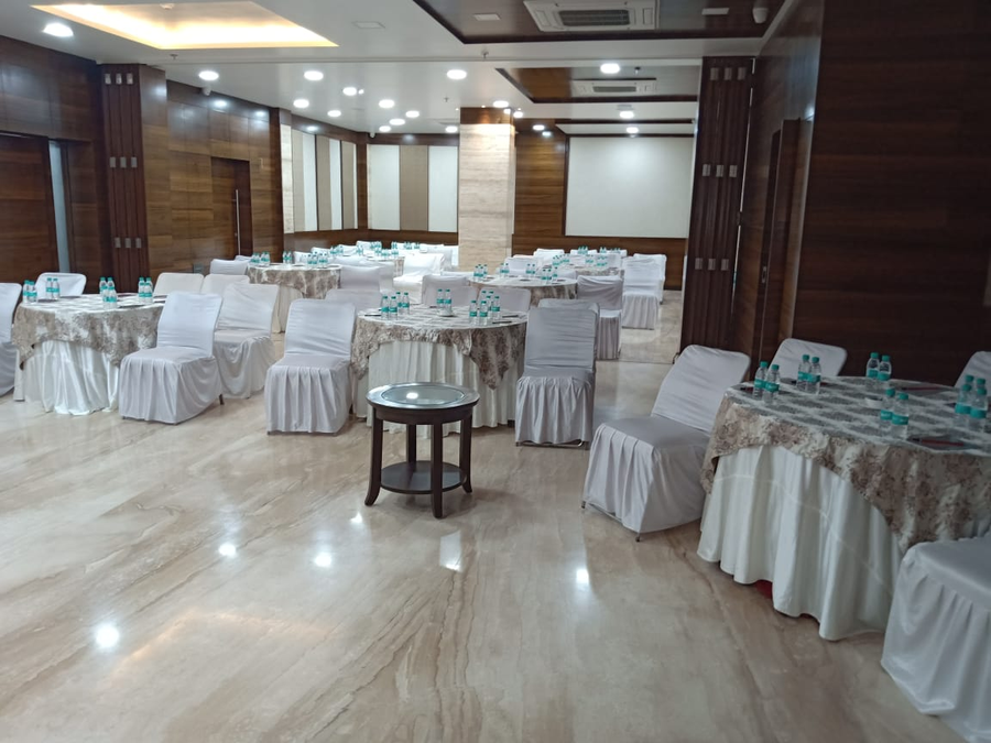 Amrapali Residency,Kidwaipuri,3 star