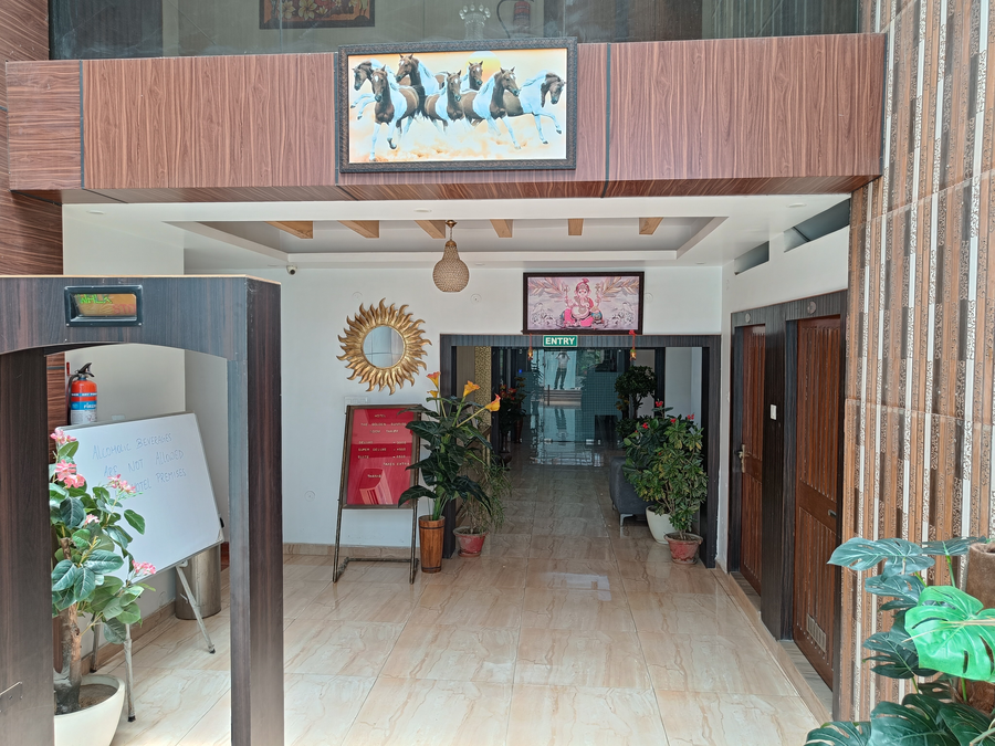 Hotel The Golden Sunrise,Patliputra Colony,3 star