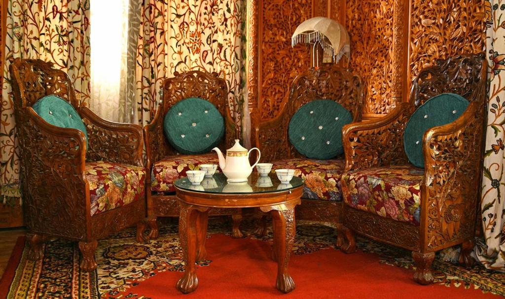 de laila houseboats by sterling