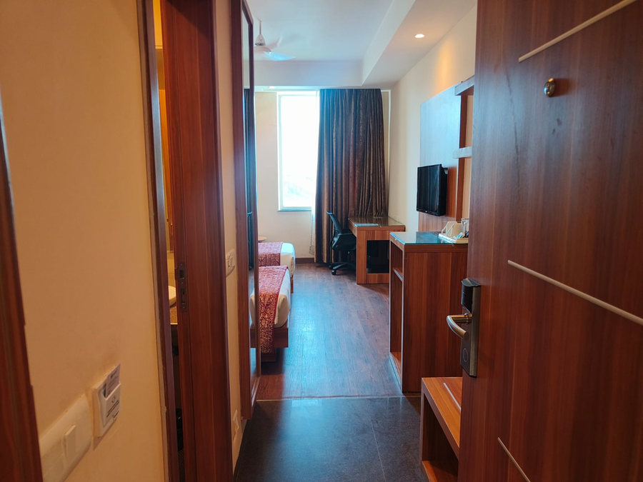 hotel le roi haridwar har ki pauri road