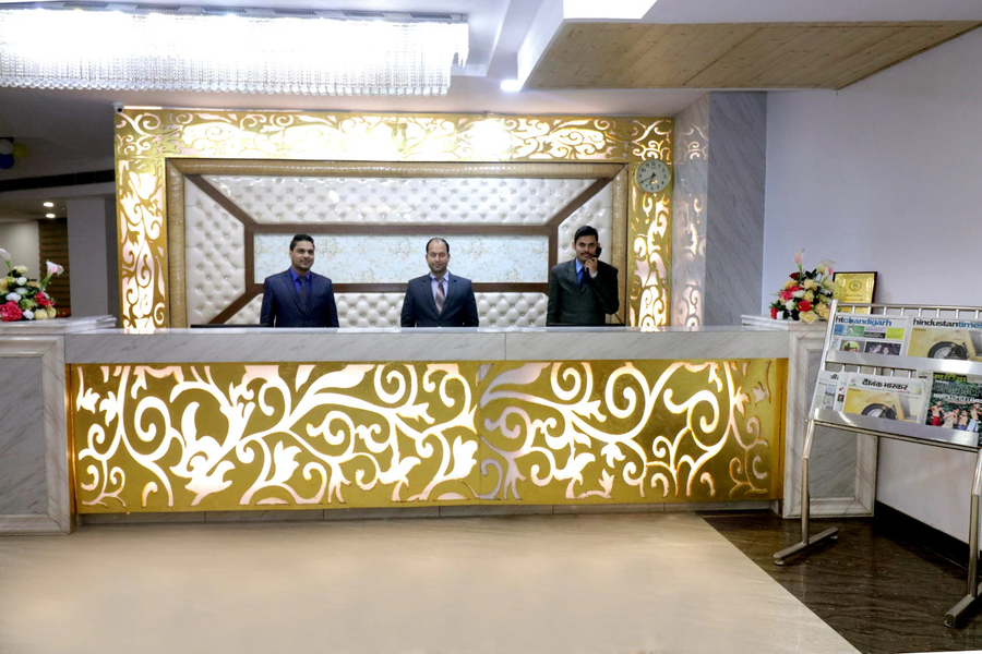 Royal Park Resorts,Chandigarh Rd,4 star