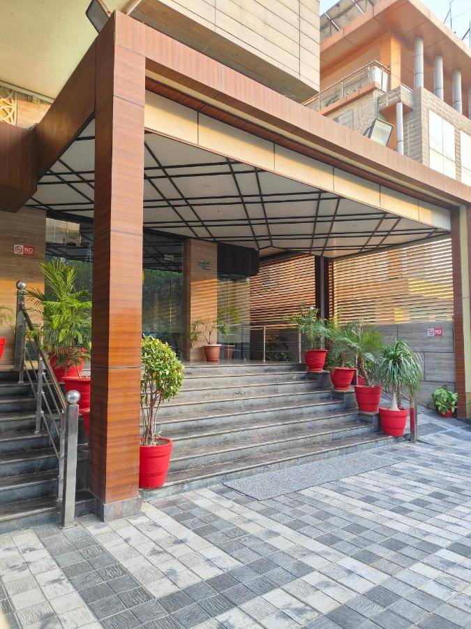 Pinnacle By Click Hotels Lucknow,Lda Colony,3 star