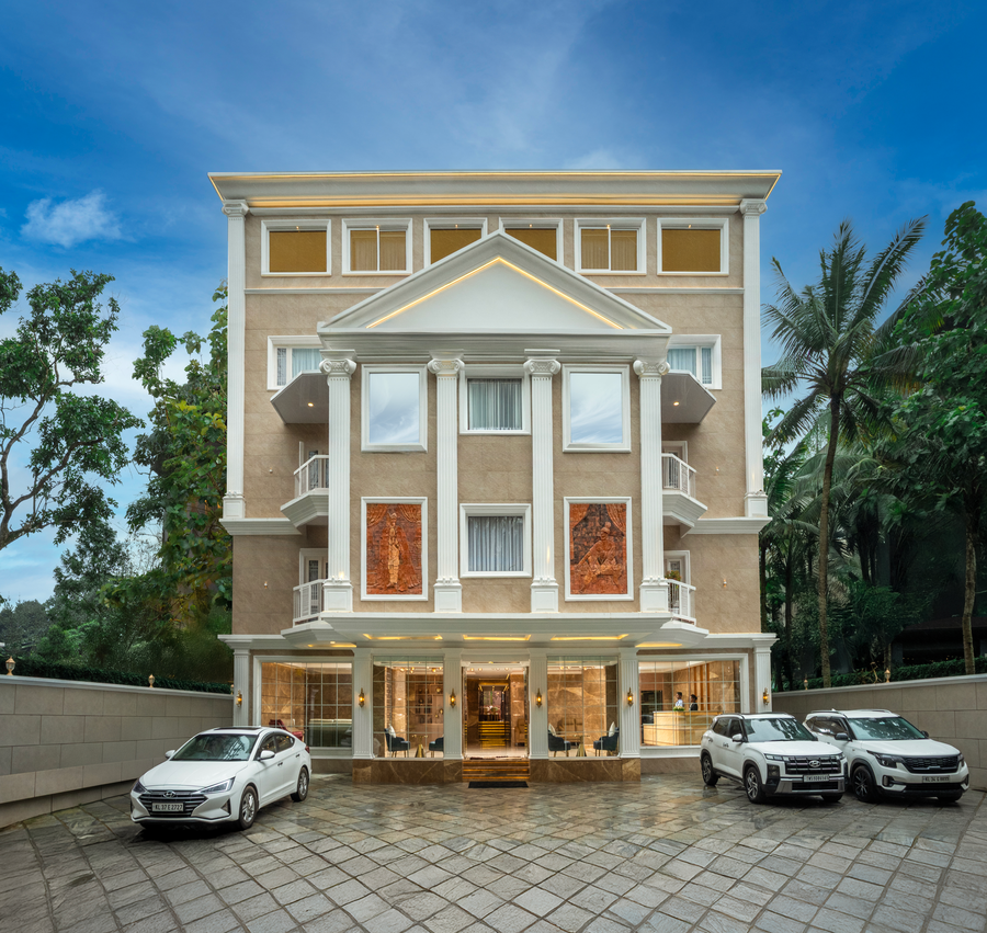 The Grand,Pathumury,4 star