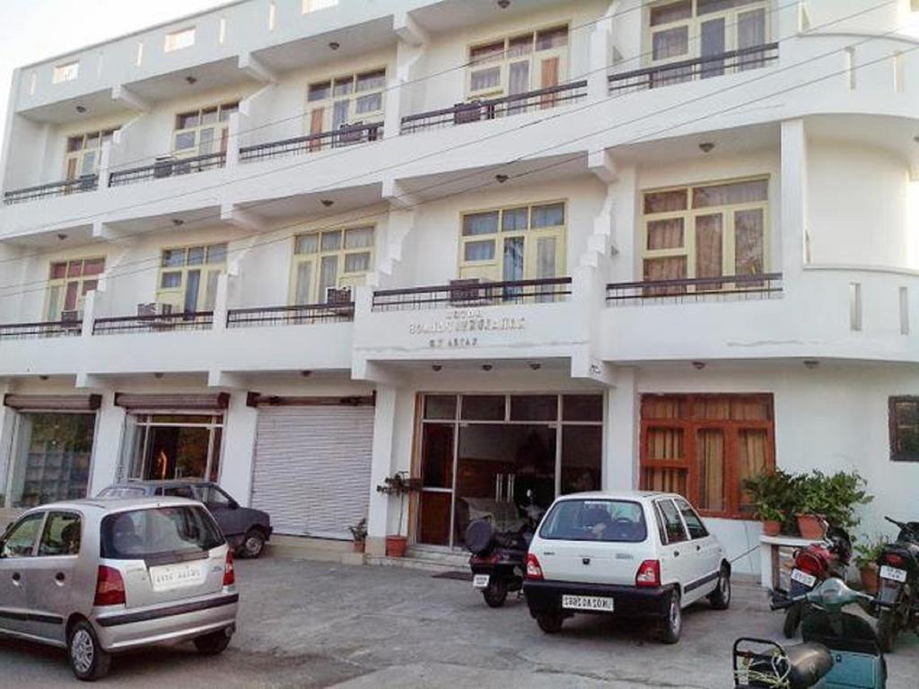 Hotel Mahaluxmi Palace,,3 star