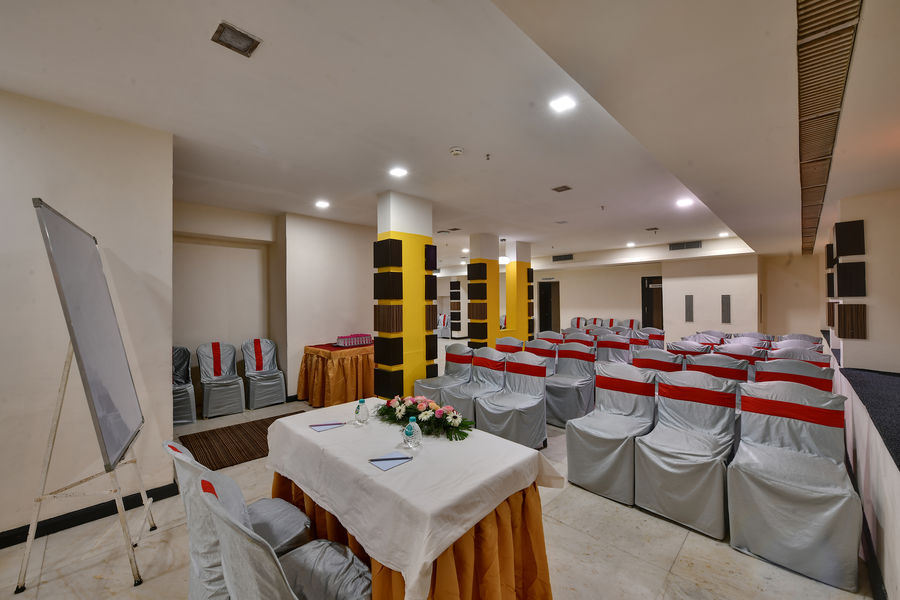 Click Hotel Yuvraj Surat (Formerly Known As Best Western Yuvraj Surat),Near Delhi Gate, Surat,3 star