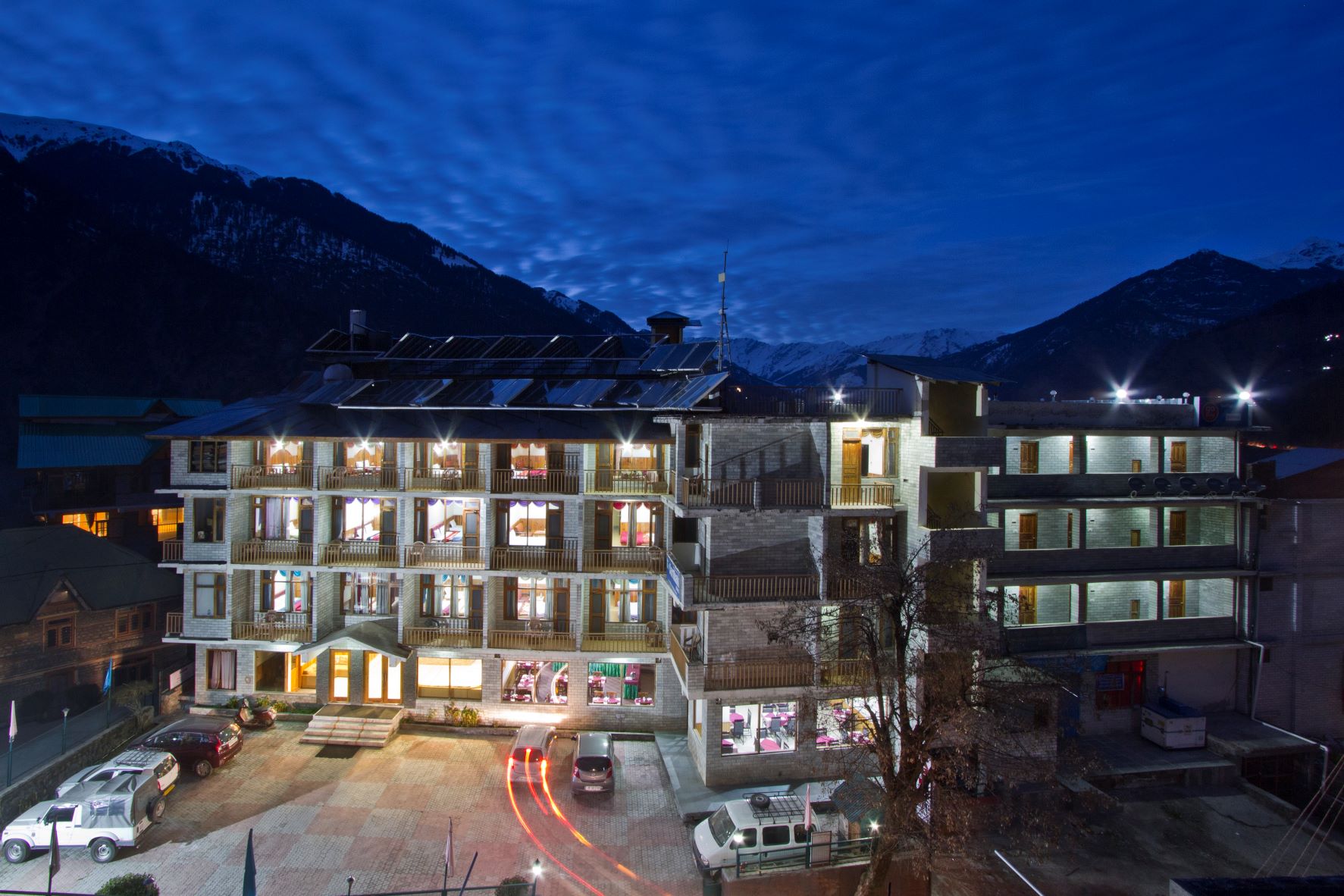 Sarthak Resorts,Khaknal, Manali ,3 star