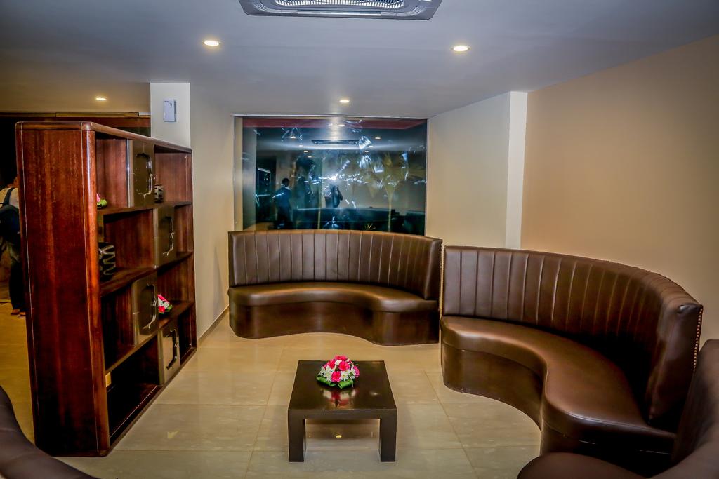 Sinq Edge,Goa>>Dona Paula,3 star