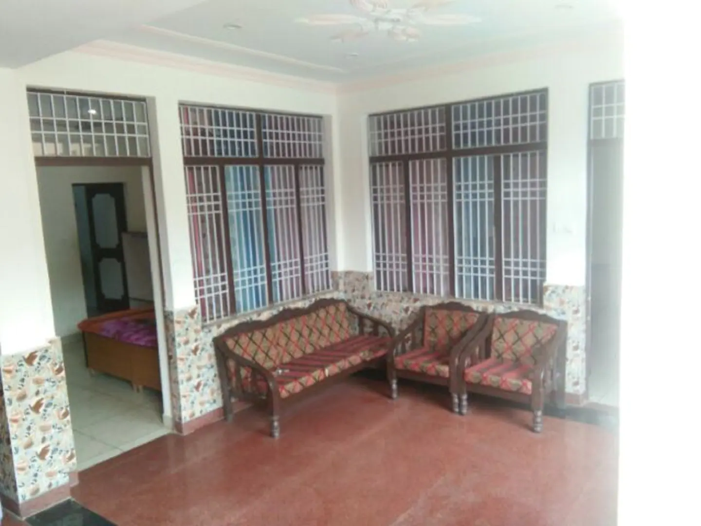 Hotel Royal Taj,Kalsang Clinic, Hotel Royal Taj, Near Sorig Tibetan Herbal Clinic, Shiv Nagar, Sudher Dharamshala Near Tibetan Cancer Clinic (Phendey Chekyong, Choepal, Dharamshala,3 star