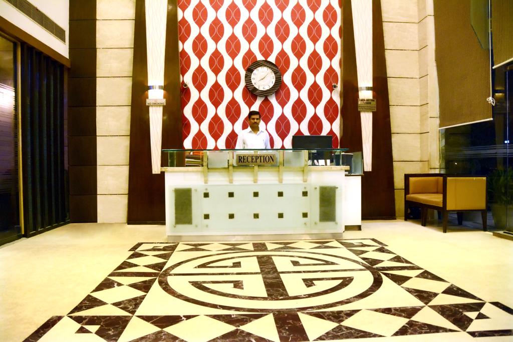 Hotel Palmdale Zirakpur Chandigarh,Zirakpur>>Chandigarh,3 star