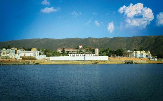 Hotel Pushkar Palace,Pushkar Lake,3 star