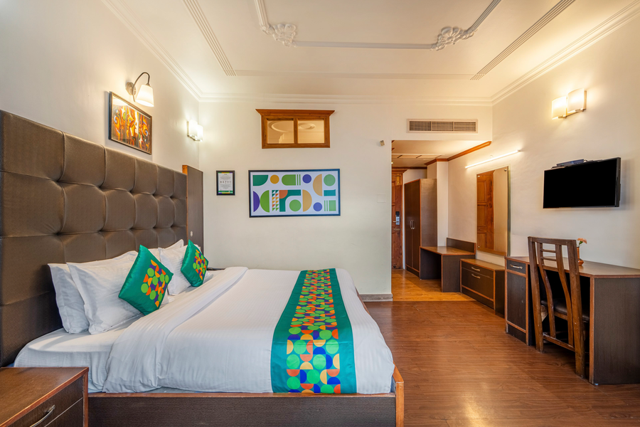 treebo premium bridge view regency mall road