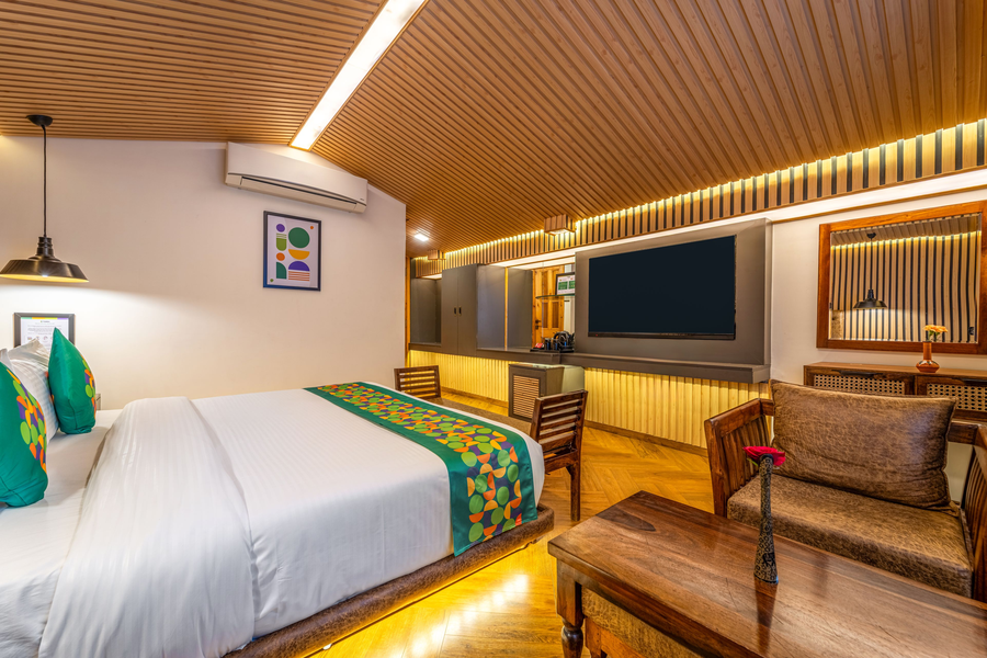 treebo premium bridge view regency mall road