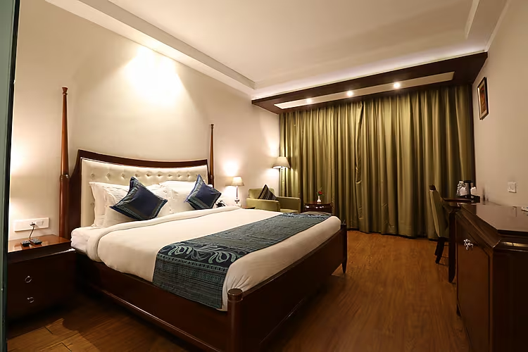 season resort nainital