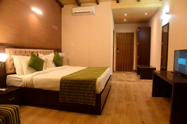 season resort nainital