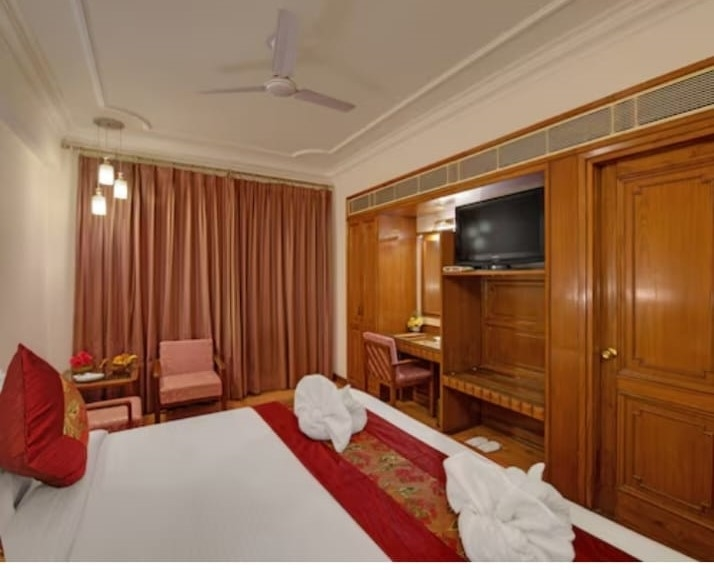 hotel baljees regency