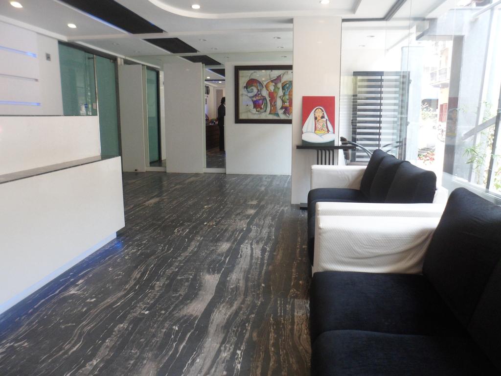 Hotel Esteem,Bhowanipore,3 star