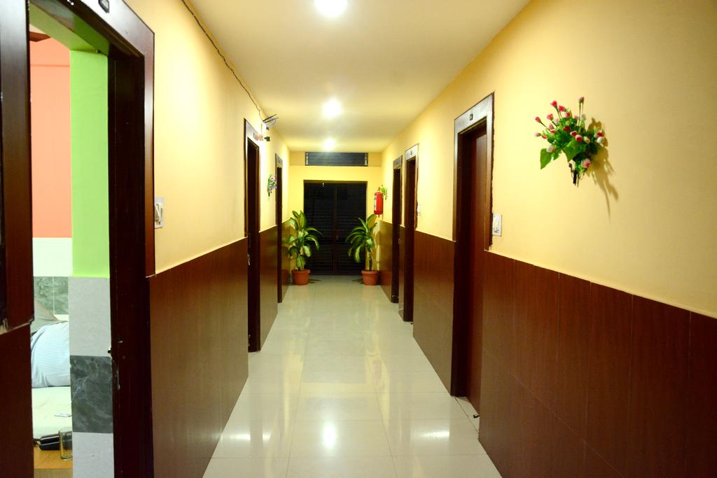 Imperial Heights Binsar,Saheed Nagar,3 star