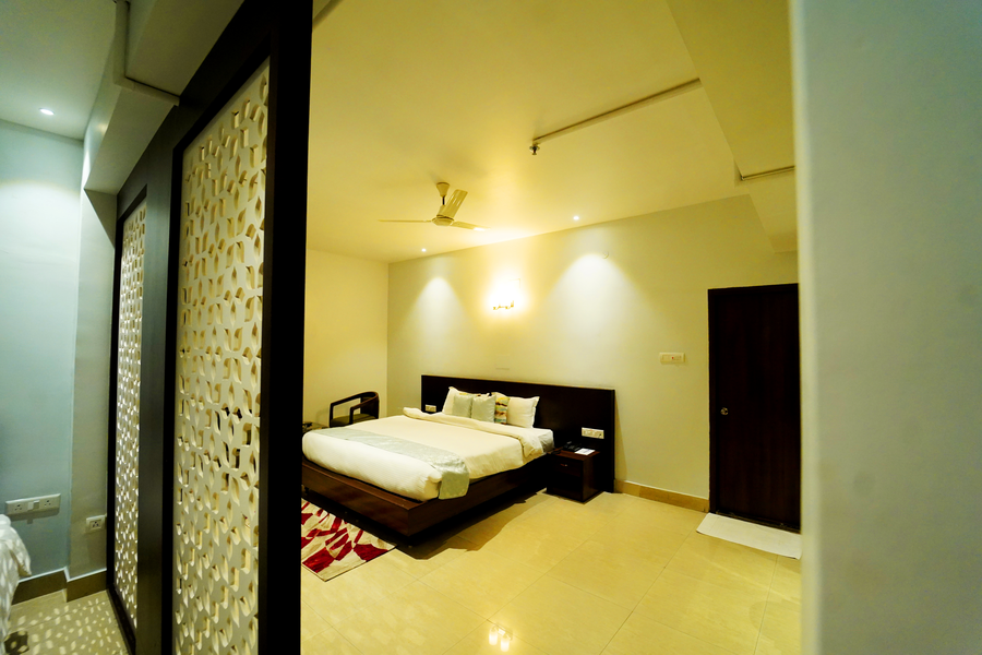 hotel radhika regency