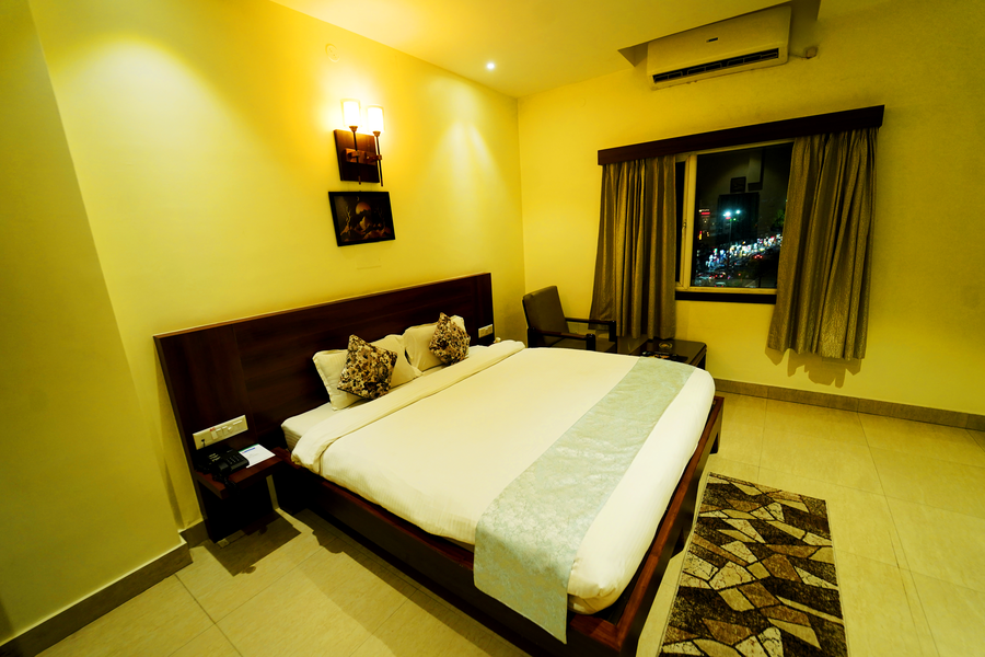 hotel radhika regency