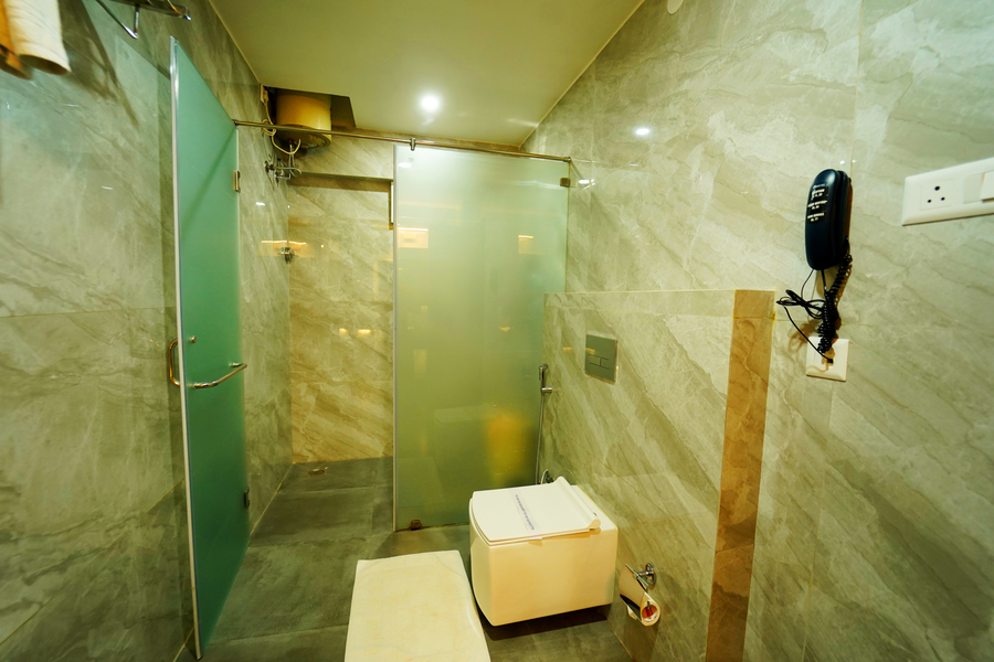 hotel radhika regency