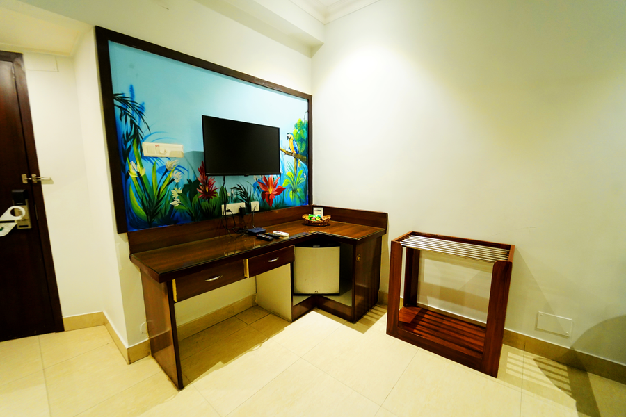 hotel radhika regency