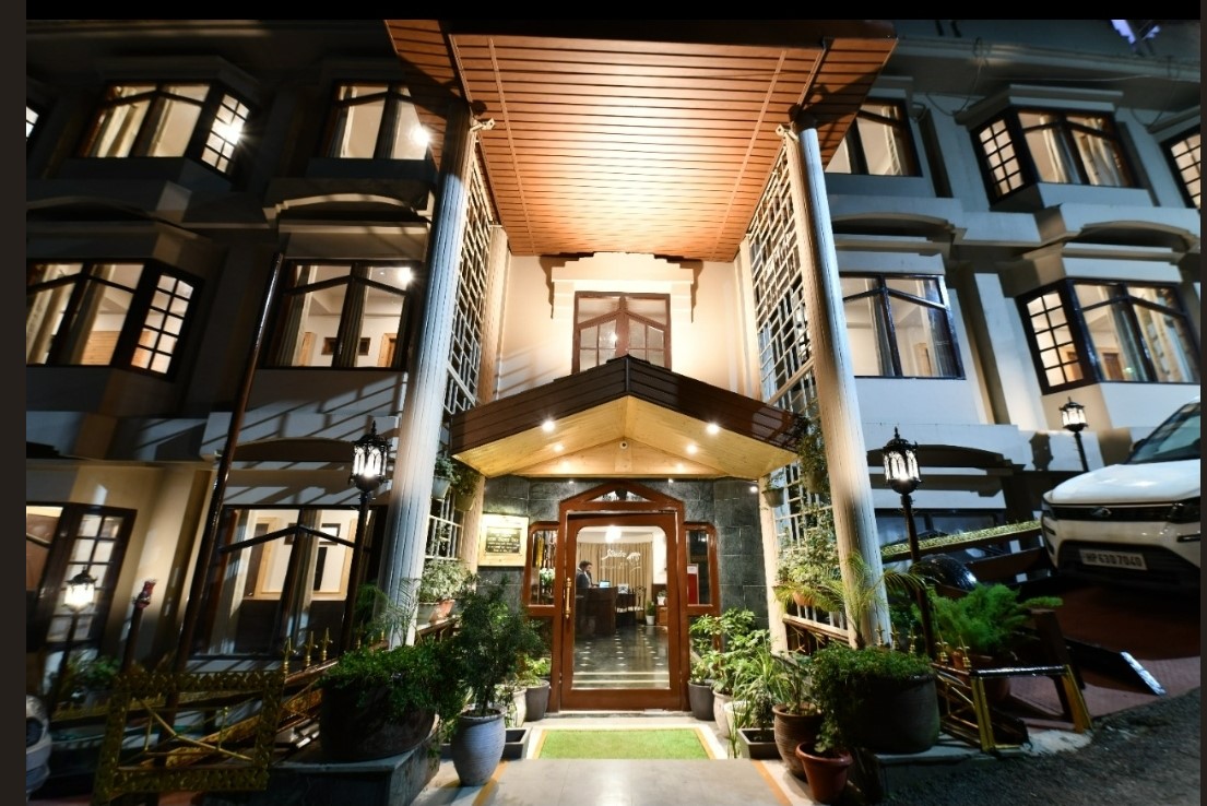 Hotel Silverine,The Mall Road,3 star