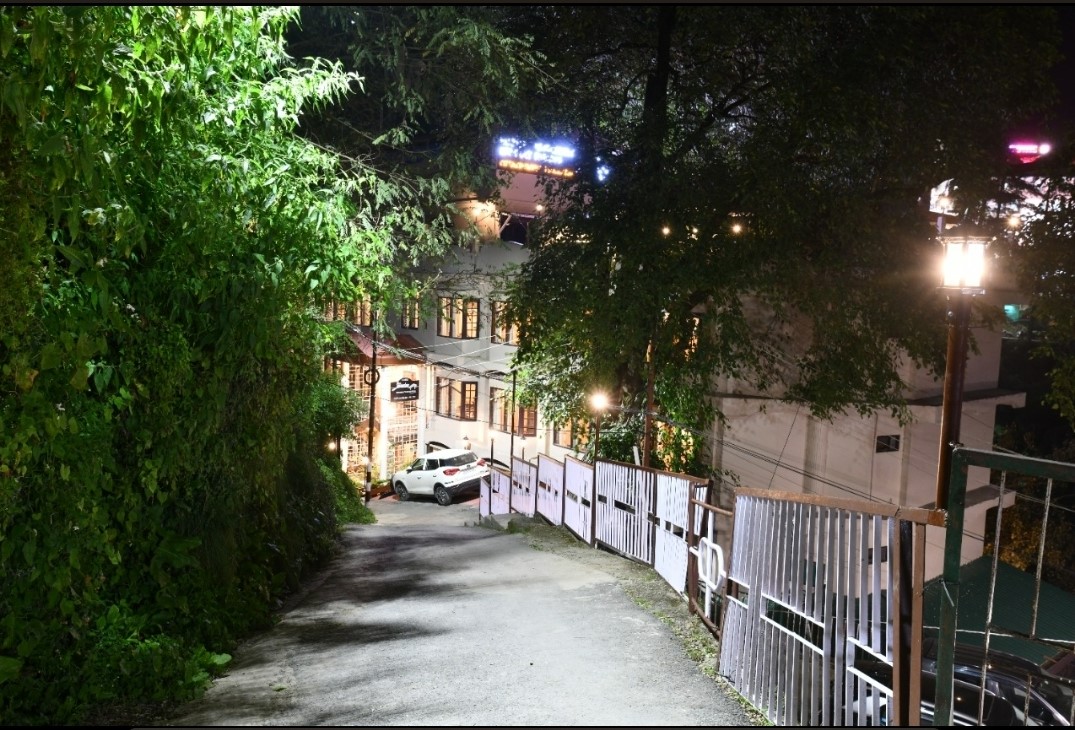 Hotel Silverine,The Mall Road,3 star