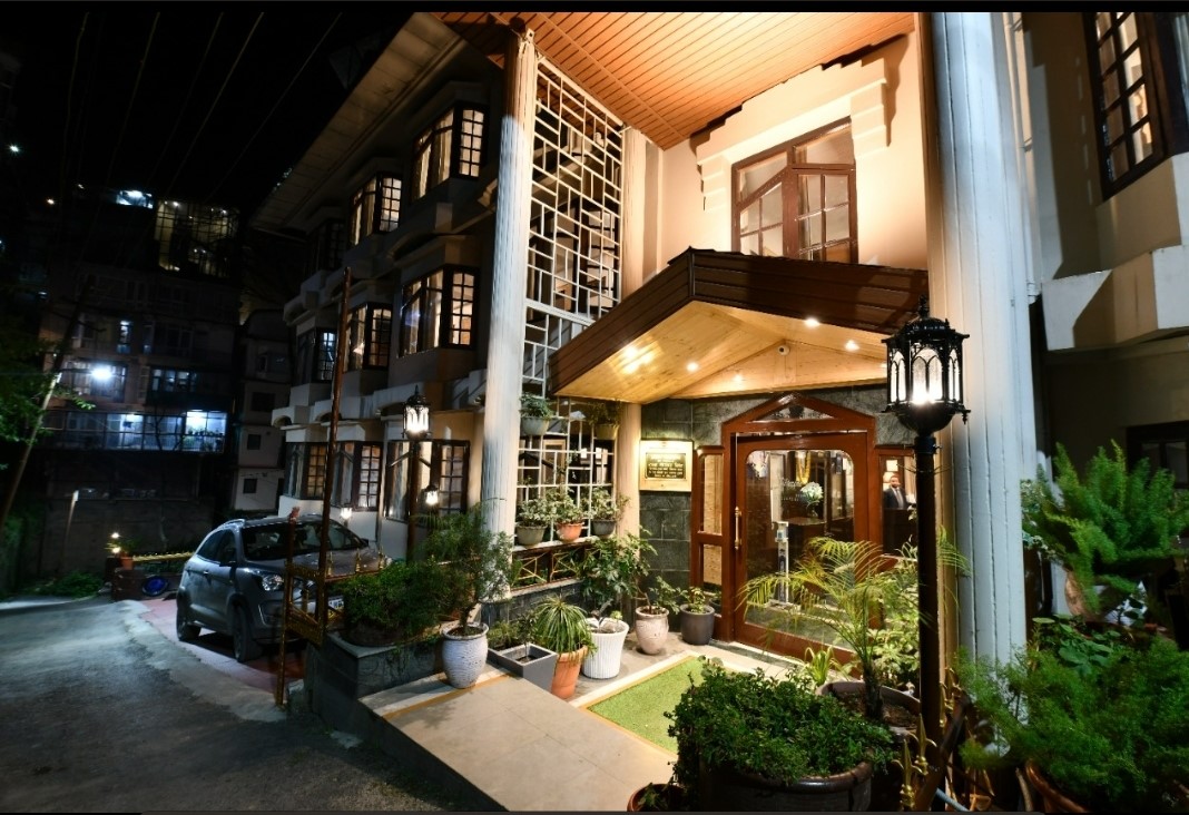 Hotel Silverine,The Mall Road,3 star